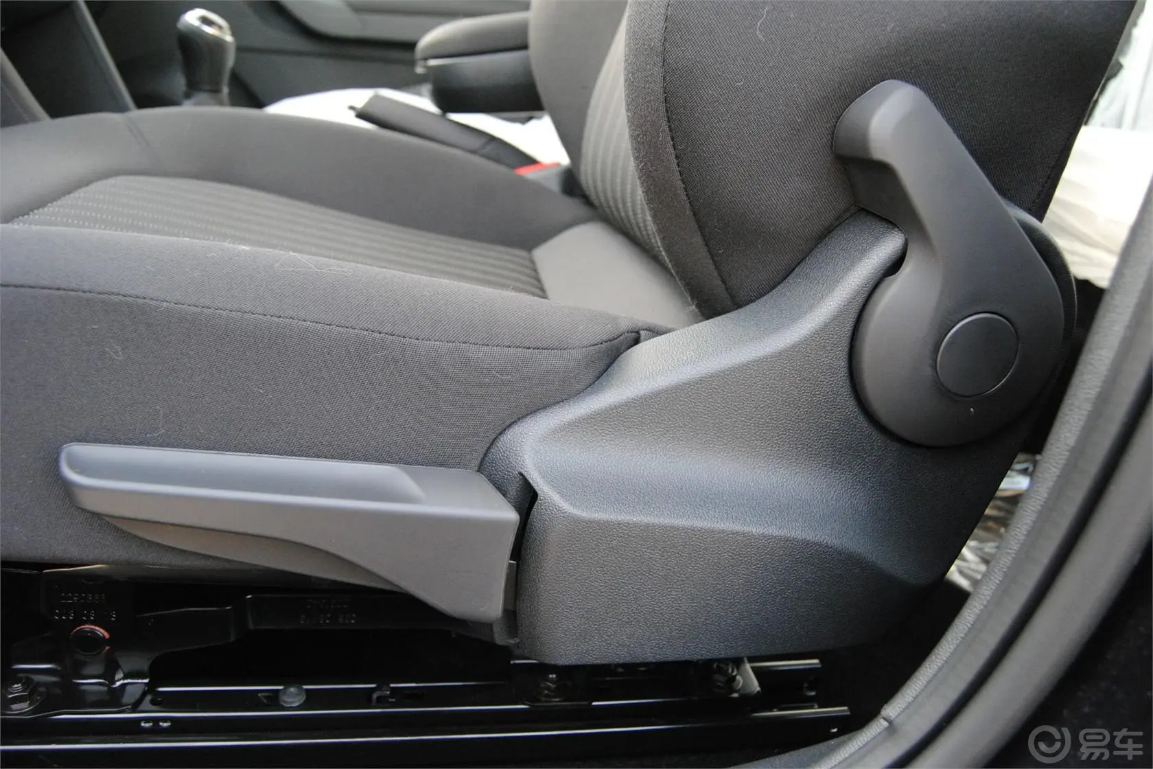 捷达1.4L 手动舒适型座椅调节键