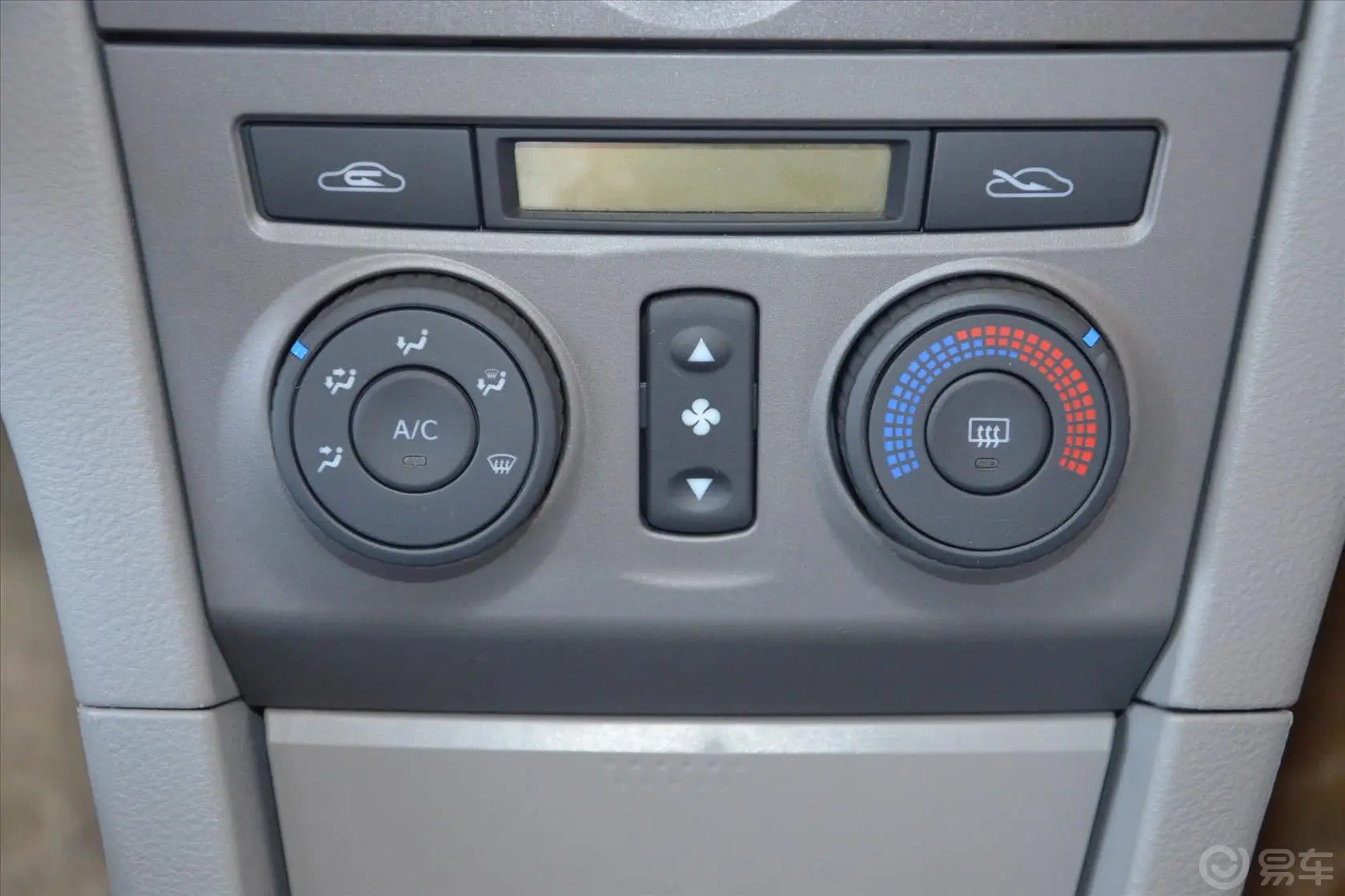夏利N51.3L 手动 豪华型带气囊空调