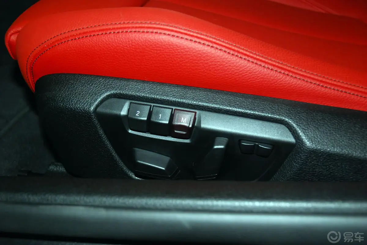宝马4系双门轿跑车 428i 运动设计套装座椅调节键