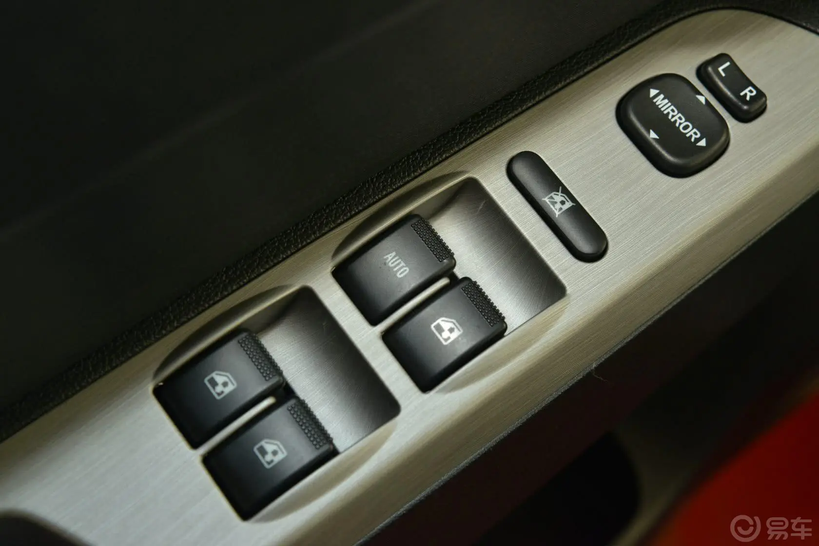 欧力威1.2L 手动 舒适版车窗升降键