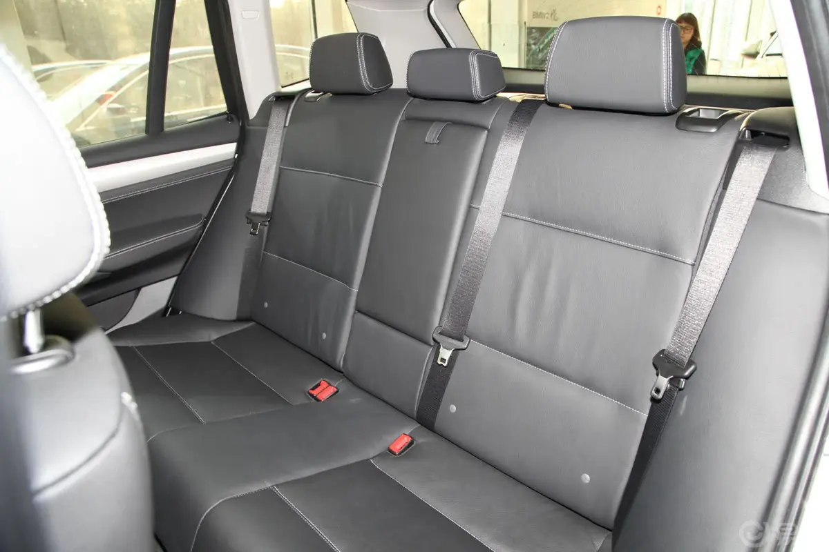 宝马X3(进口)xDrive28i 领先型后排座椅