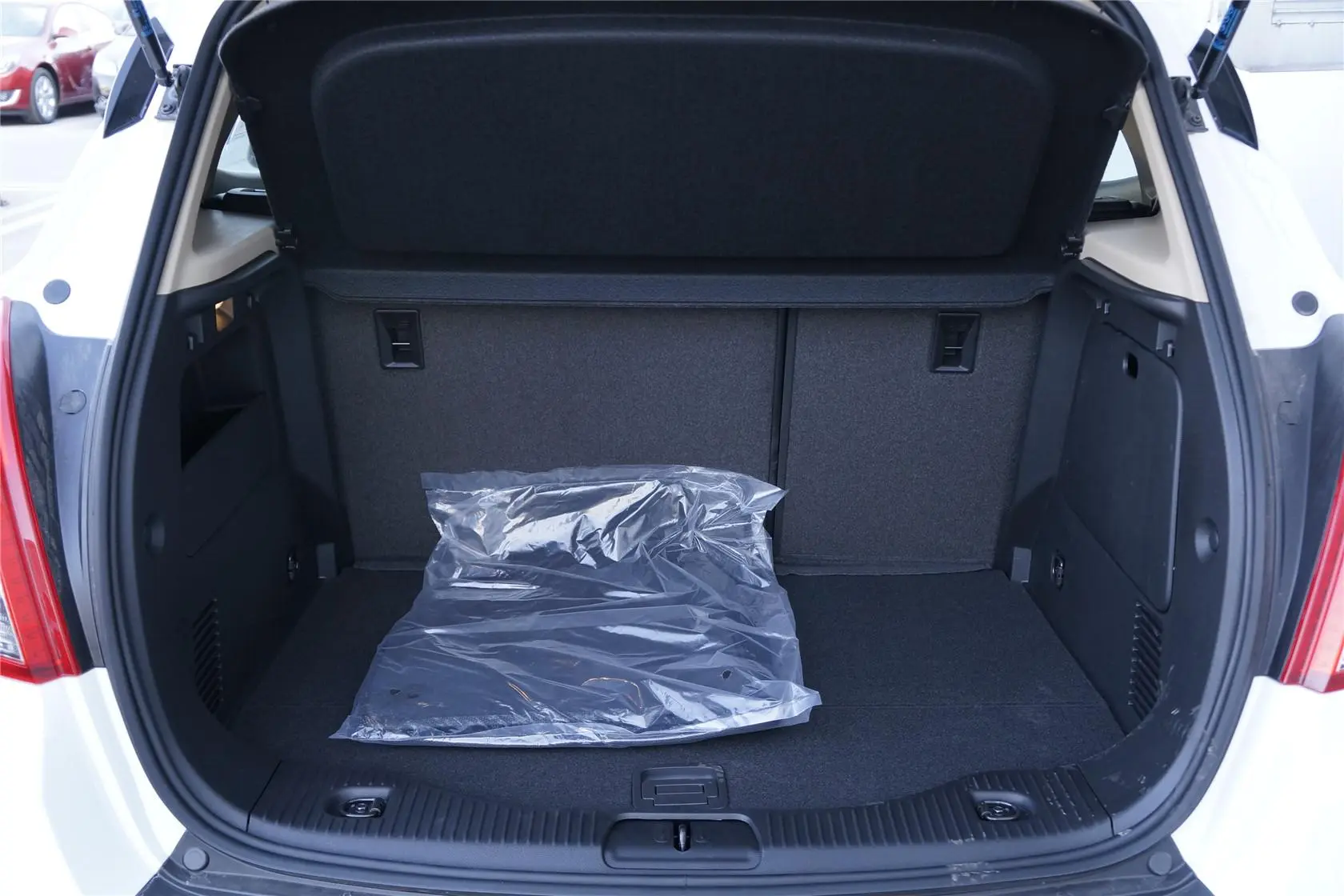 昂科拉1.4T GL 自动 两驱 都市领先型行李箱空间