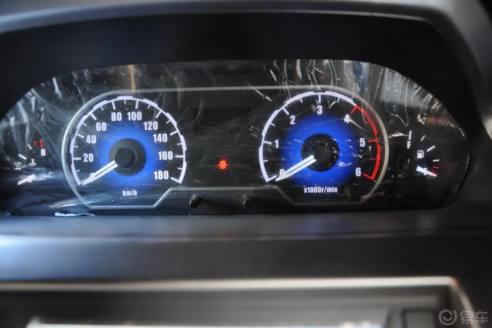 新途V802.5T 短轴 低顶 尊杰仪表盘背光显示