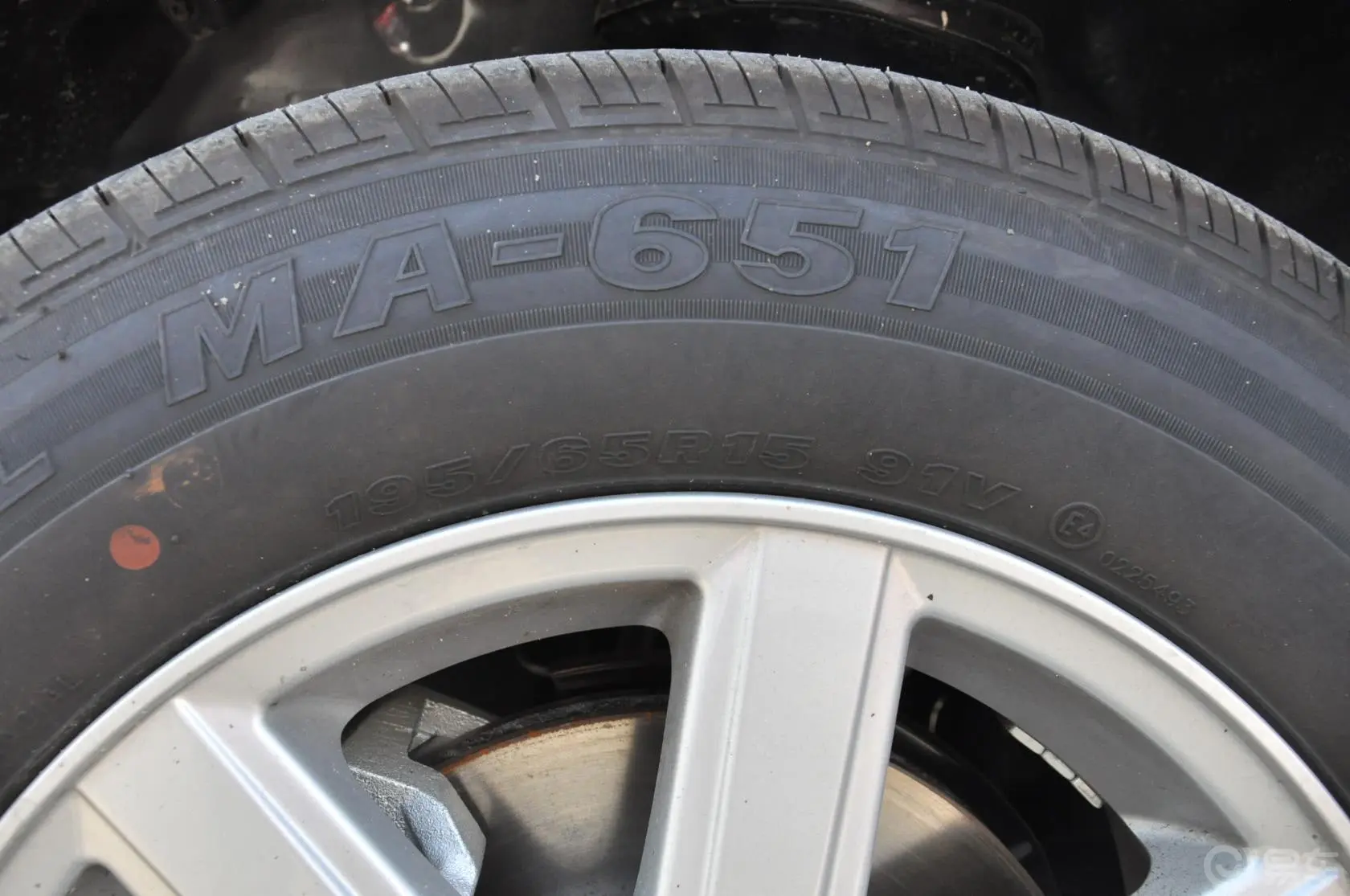 长城V801.5T 手动 雅尚版轮胎规格