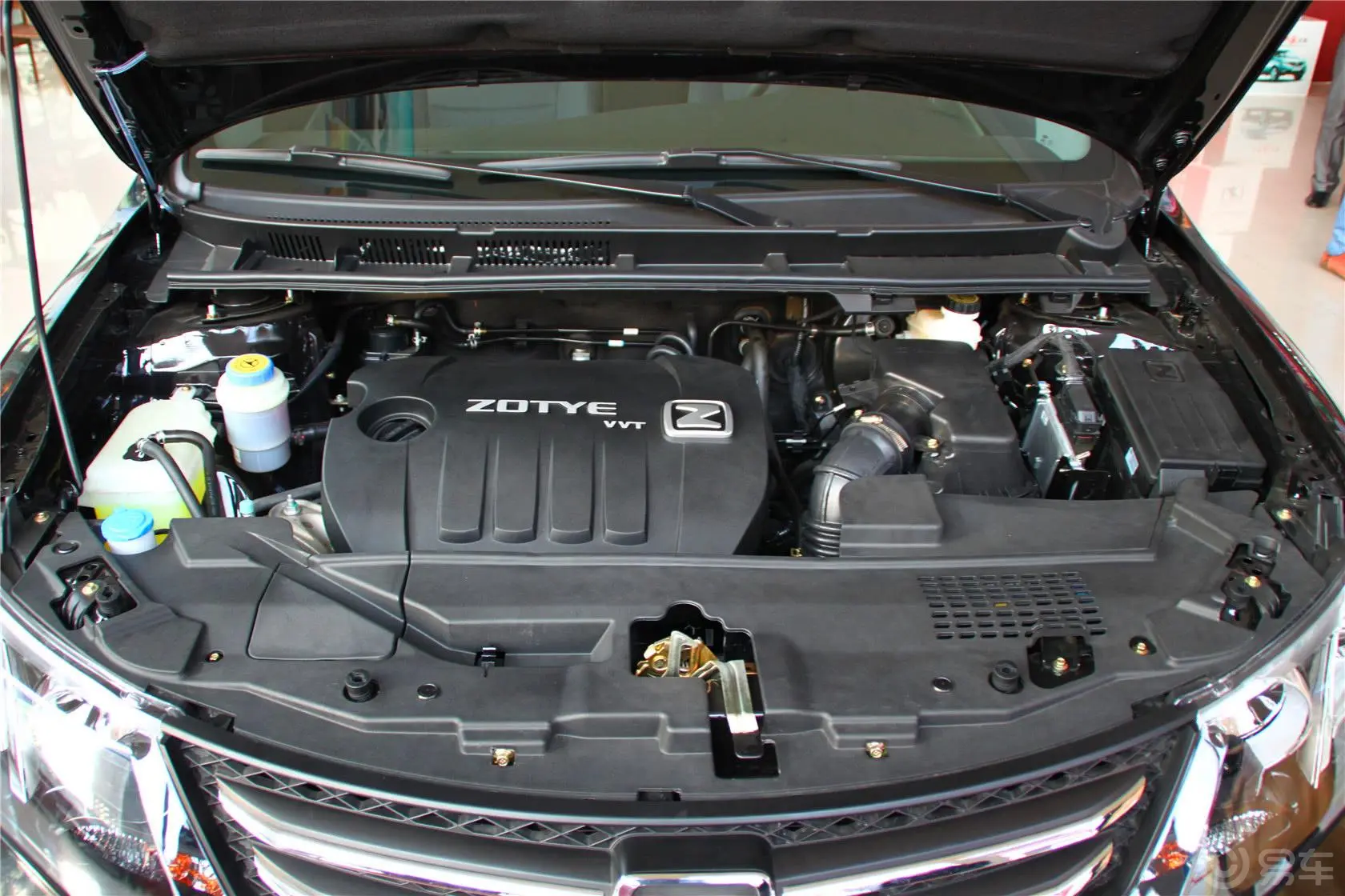 众泰Z3001.5L 驾值版 手动 舒适型发动机
