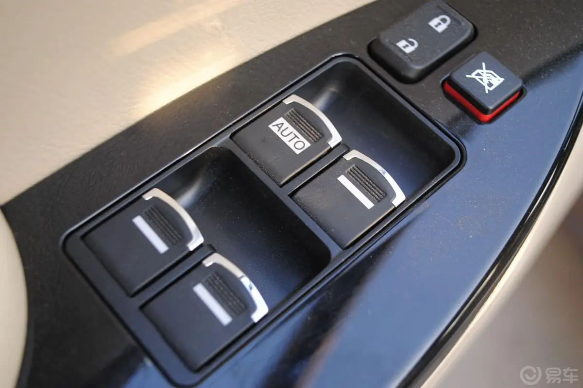 比亚迪G61.5TI 手动 豪华型车窗升降键
