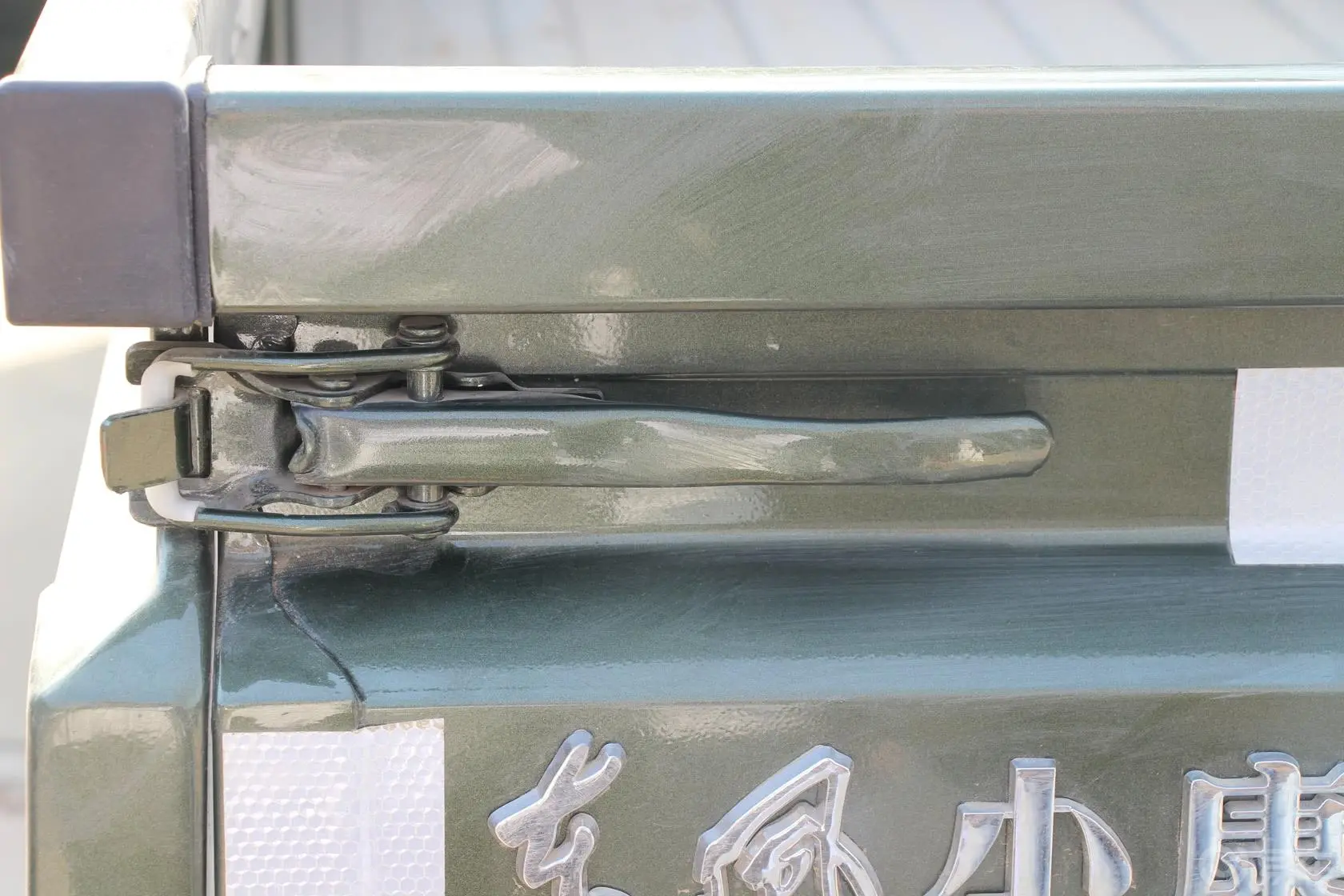 东风小康V221.3L 手动 不带护栏型行李厢支撑杆