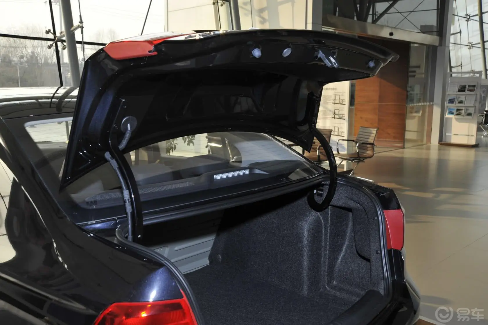桑塔纳1.6L 自动 舒适版行李厢开口范围