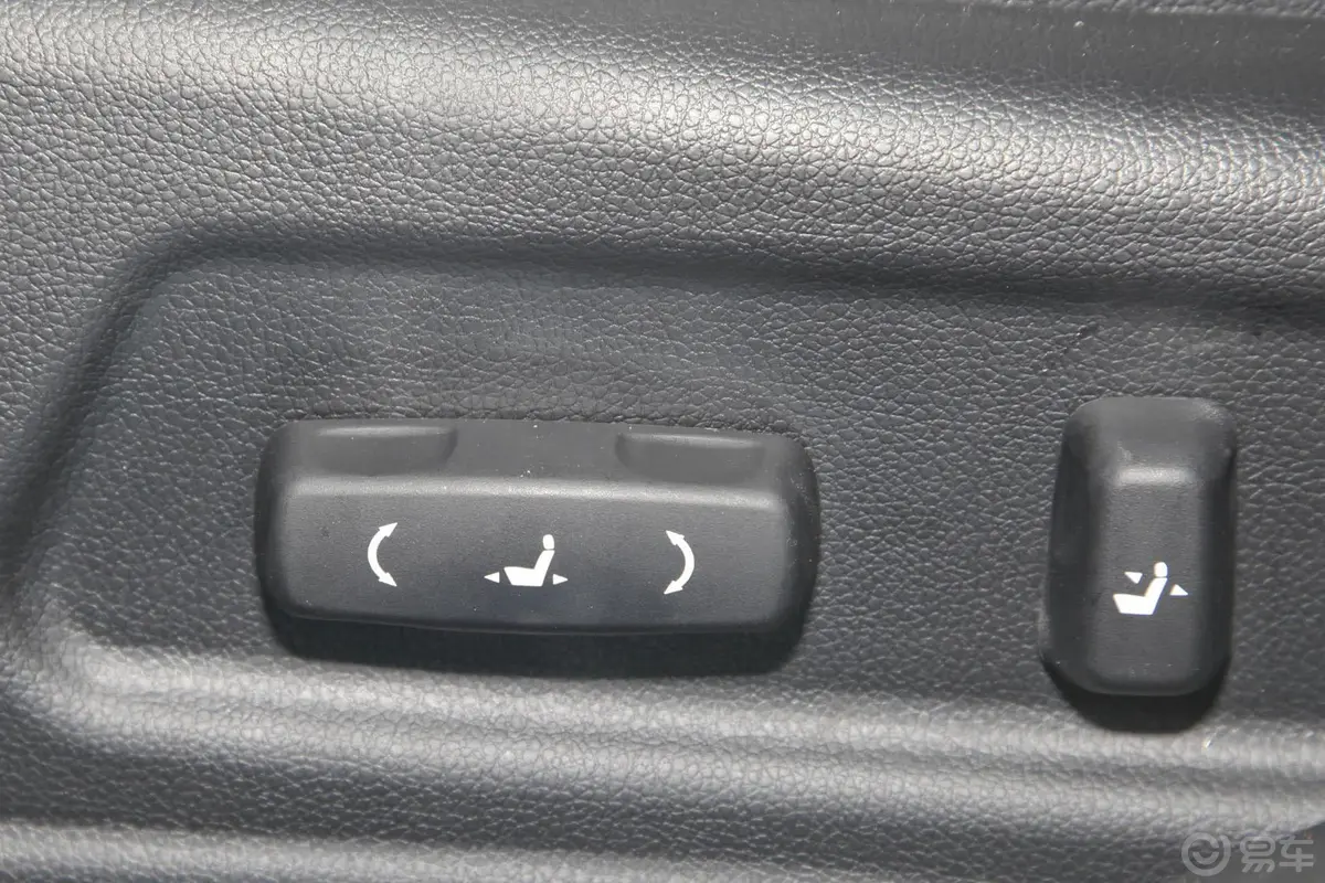 凯尊2.4L 手自一体 商务天窗版 京V座椅调节键