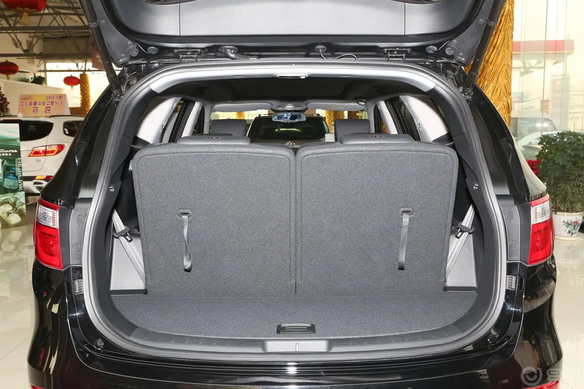 格越3.0L 自动 四驱 豪华版 6座行李箱空间