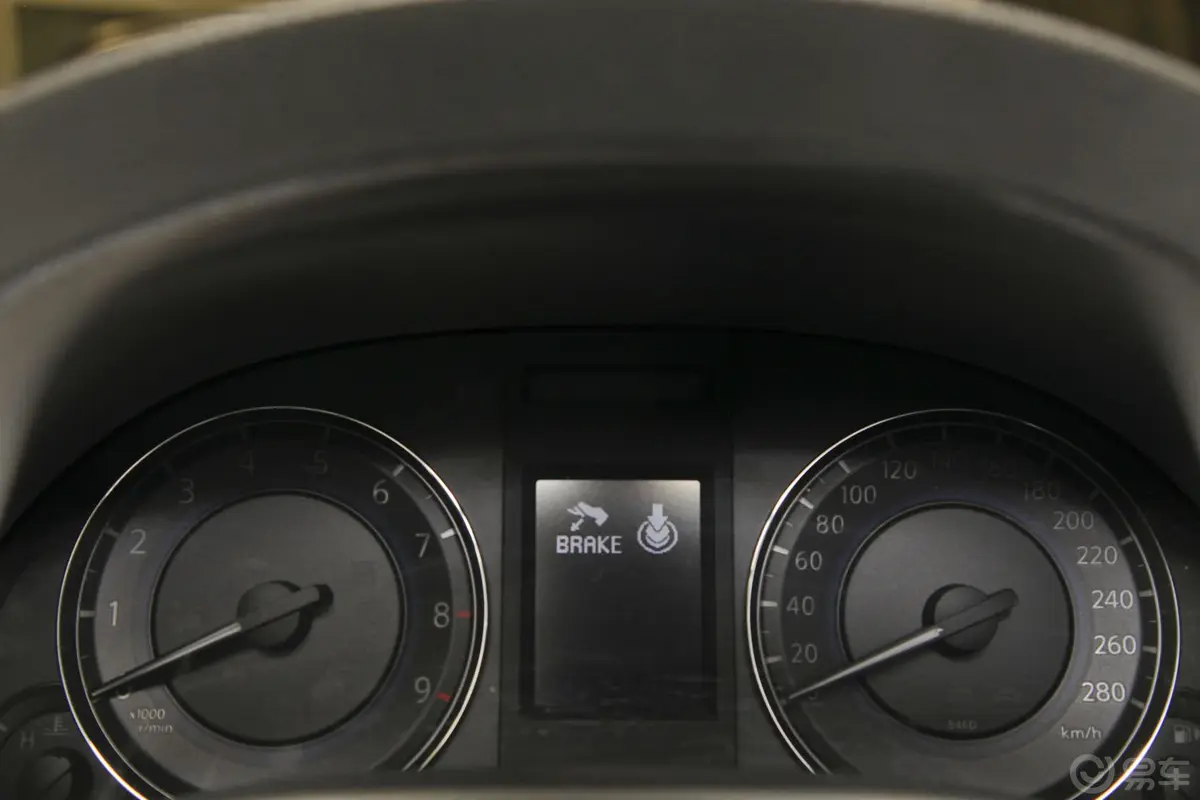 英菲尼迪G系25 Sedan 豪华运动版仪表盘