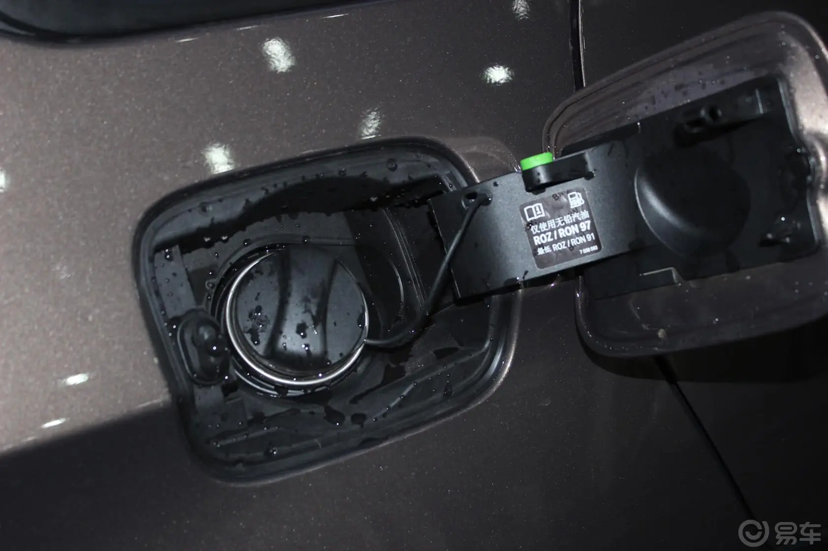 宝马X5(进口)xDrive35i 臻享版油箱盖