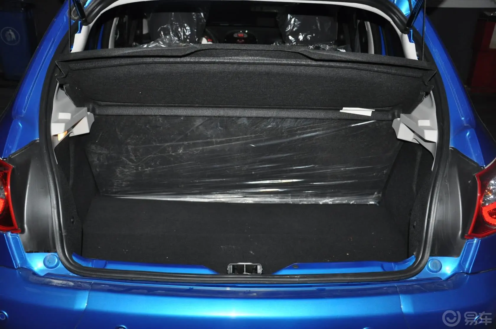 雪铁龙C21.4L 手动 舒适型行李箱空间