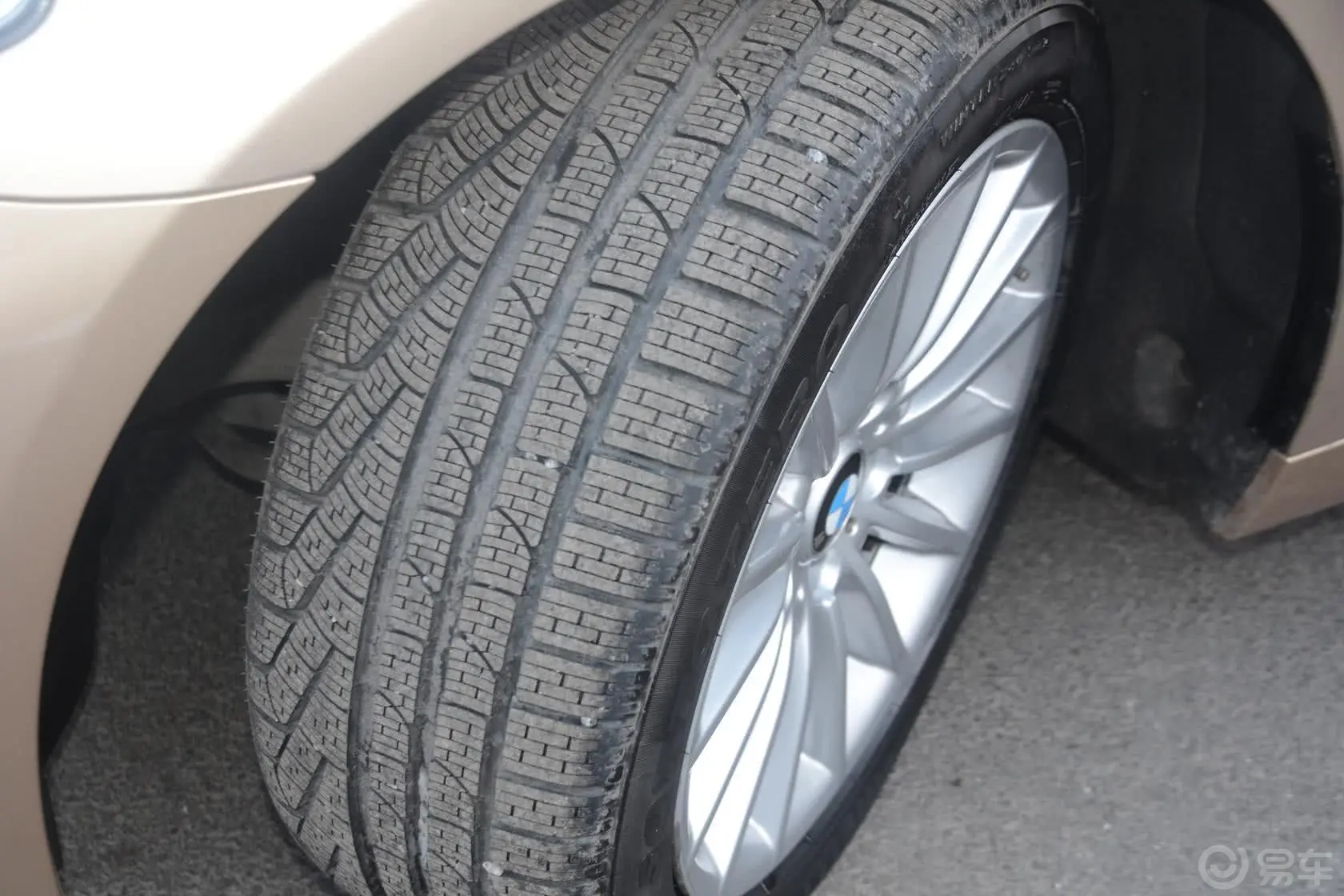宝马5系(进口)535i 豪华运动型轮胎花纹