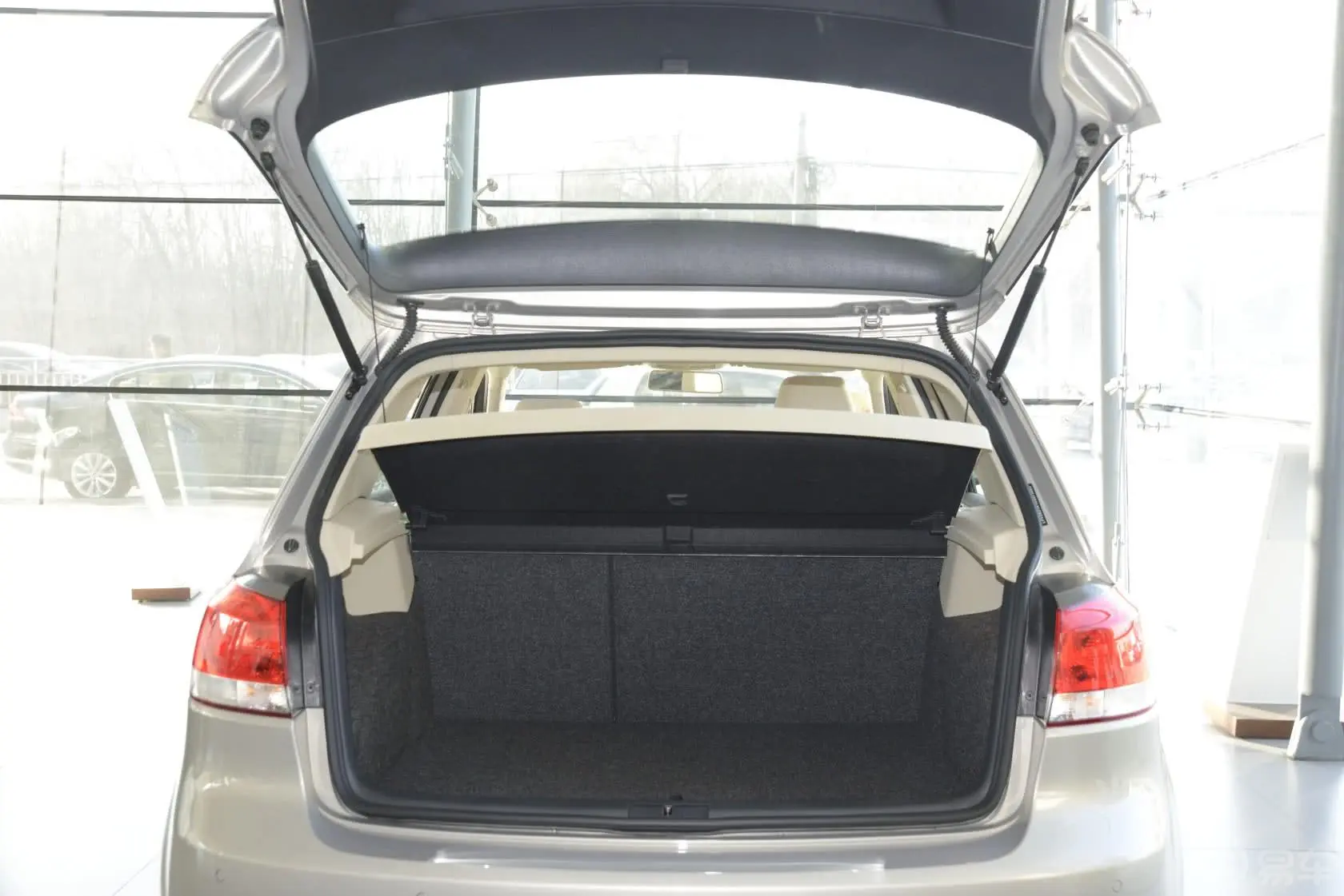 高尔夫1.4TSI 自动舒适型行李箱空间