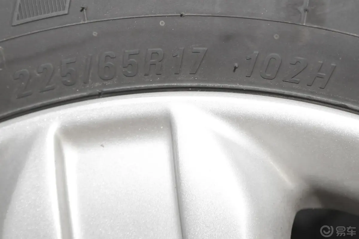 吉利SX71.8L 手动 尊贵型轮胎规格