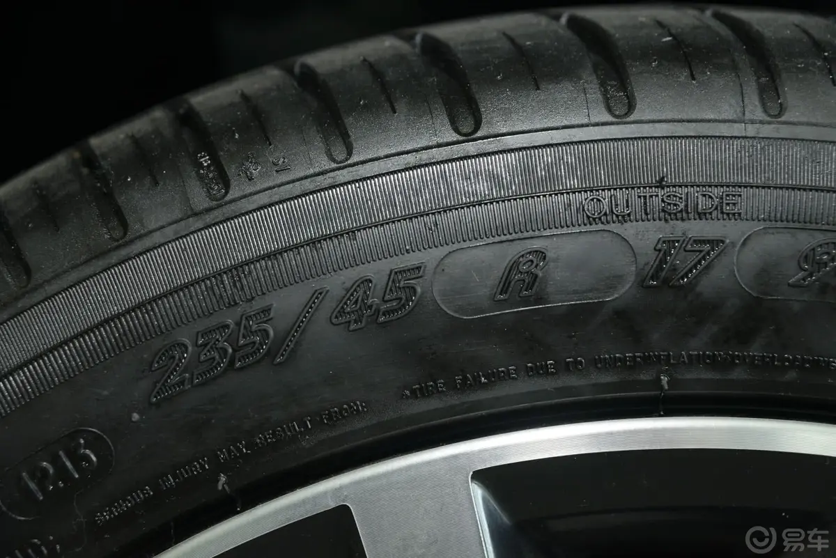 迈腾3.0L 手自一体 V6 FSI 旗舰型轮胎规格