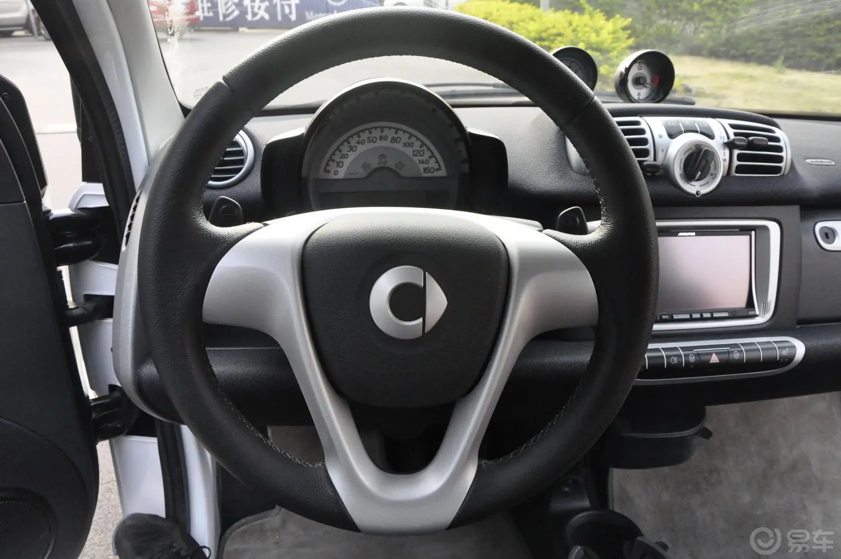 smart fortwo1.0T 硬顶激情版方向盘