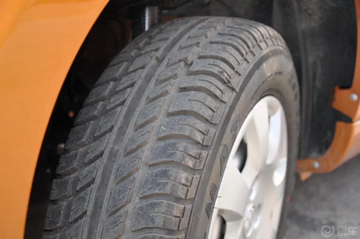 迷迪宜商版标准型 1.5L 国IV(4G15S)轮胎花纹