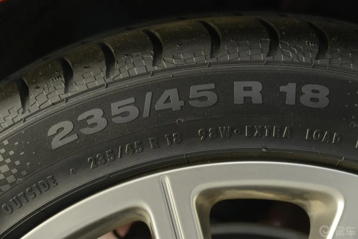 标致RCZ1.6T 自动 豪华优雅型轮胎规格