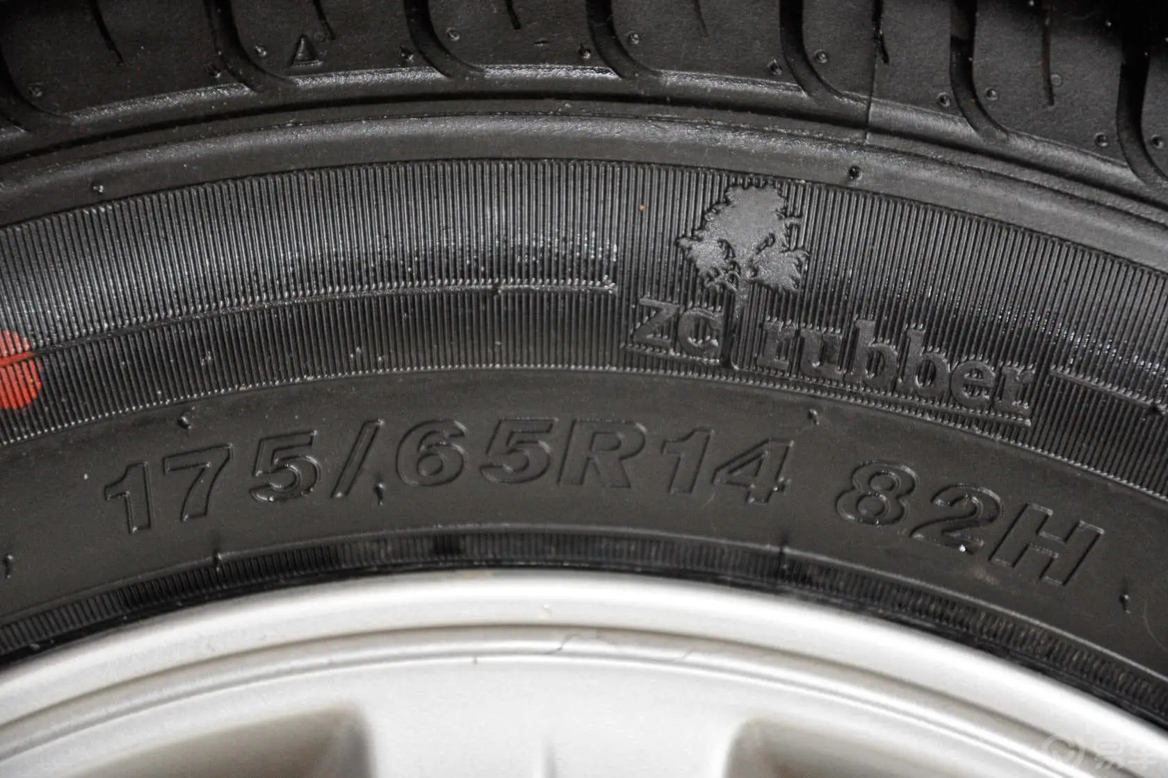 夏利N51.3L 手动 标准型轮胎规格