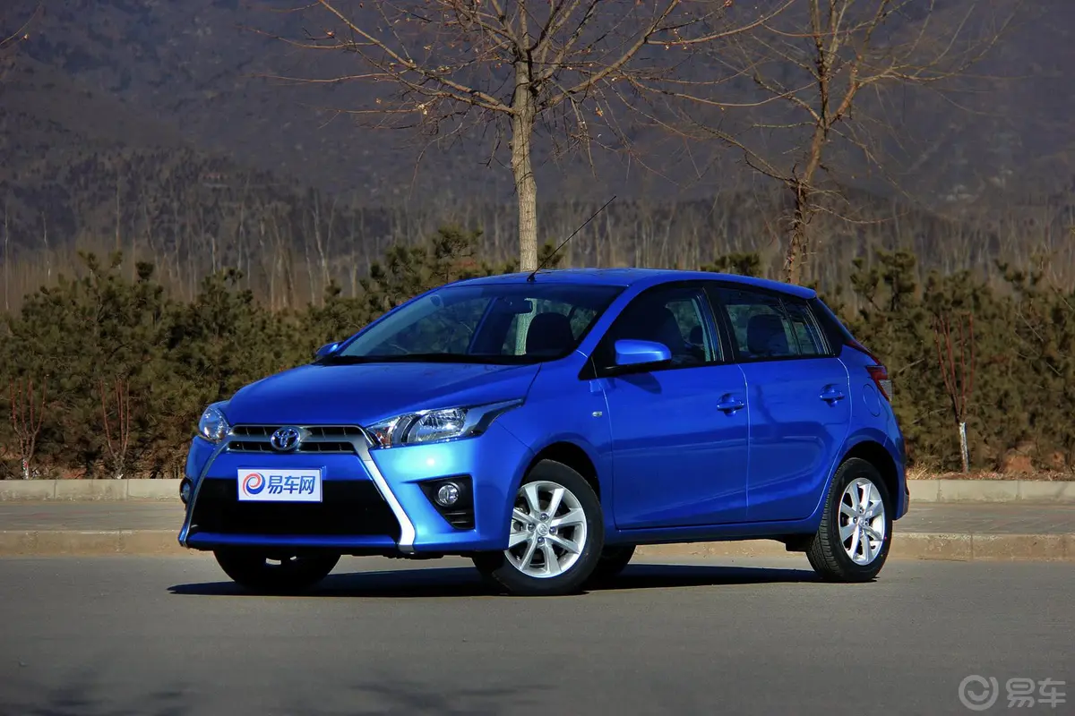 YARiS L 致炫1.5L 自动 炫动版侧前45度车头向左水平