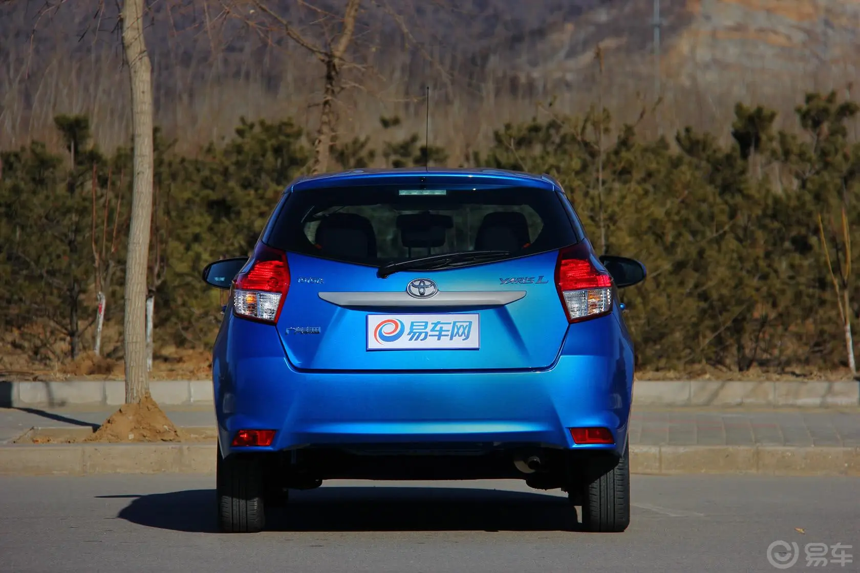 YARiS L 致炫1.5L 自动 炫动版正后水平