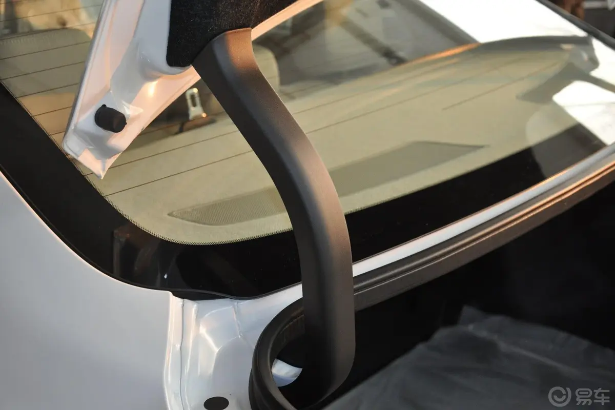 凯泽西2.4L 自动 两驱 标准版行李厢支撑杆