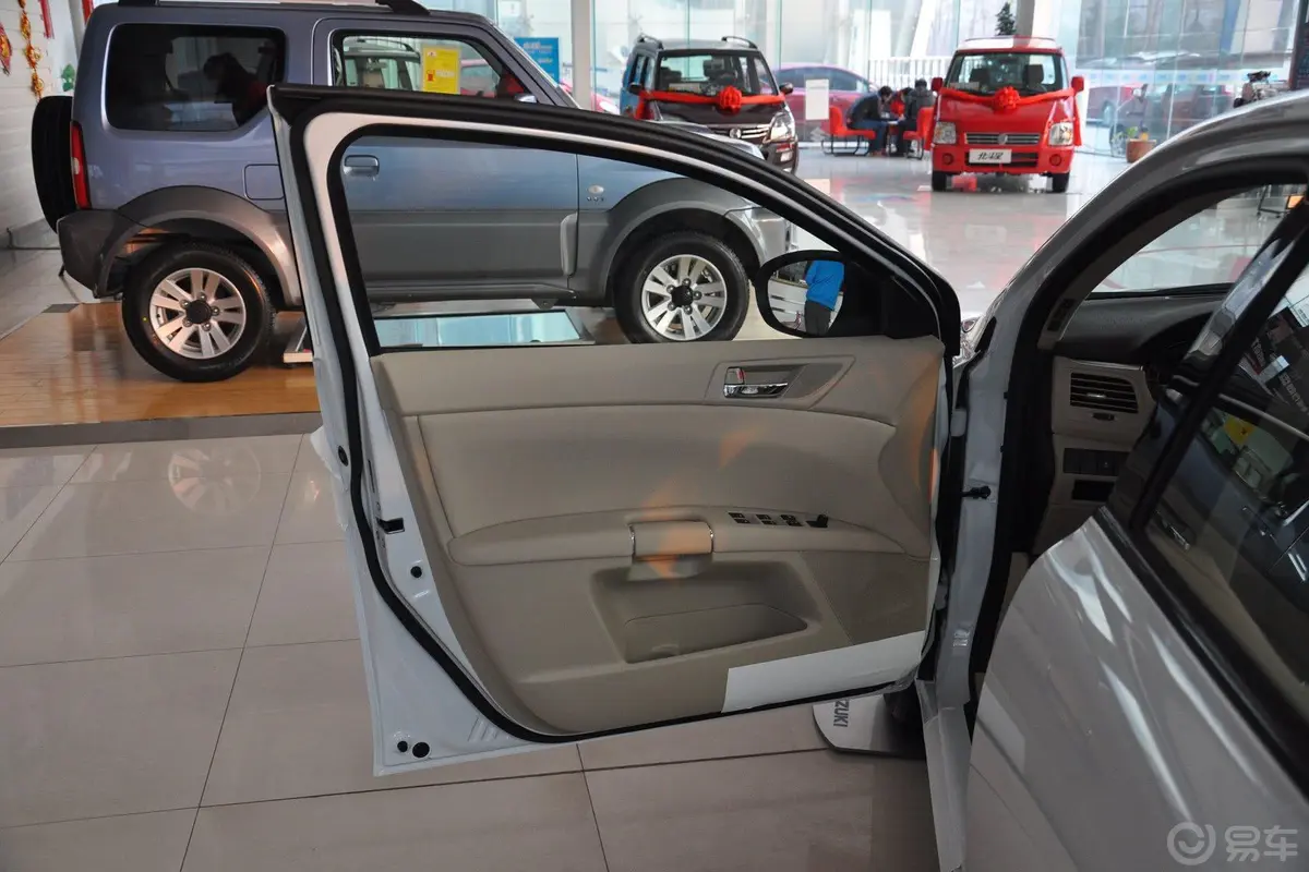 凯泽西2.4L 自动 两驱 标准版驾驶员侧车门内门板