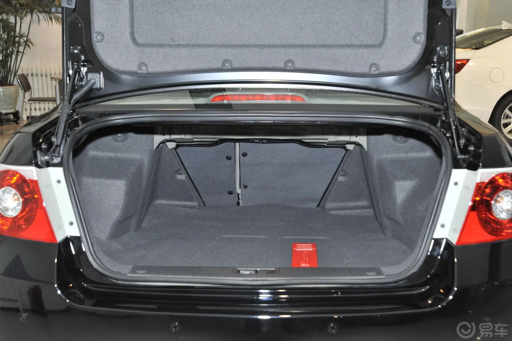 景程1.8L 自动 SE 舒适版行李箱空间