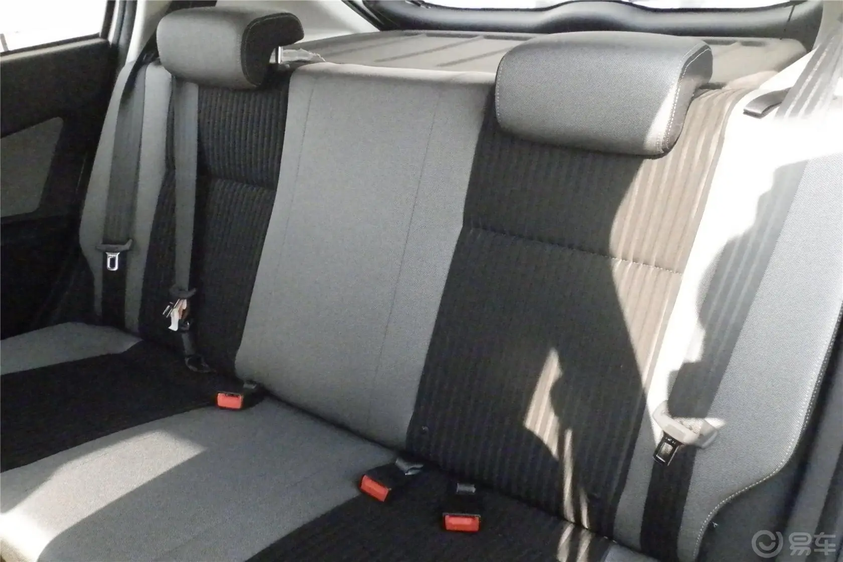 欧朗两厢 1.5L 手动 舒适型后排座椅
