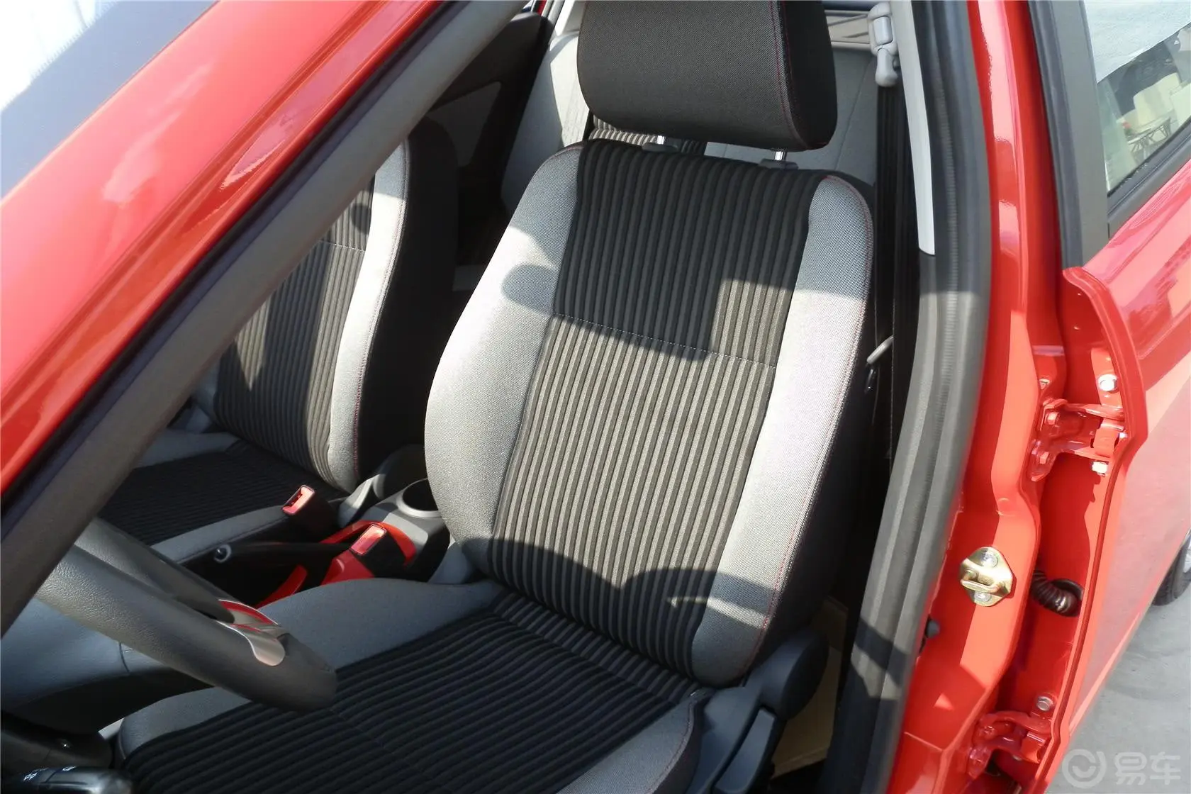 欧朗两厢 1.5L 自动 舒适型驾驶员座椅