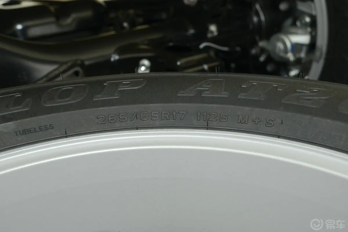 普拉多4.0L V6 TX-L备胎规格