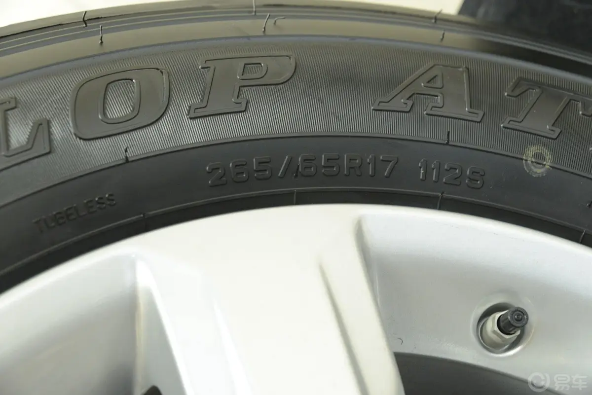 普拉多4.0L V6 TX-L轮胎规格