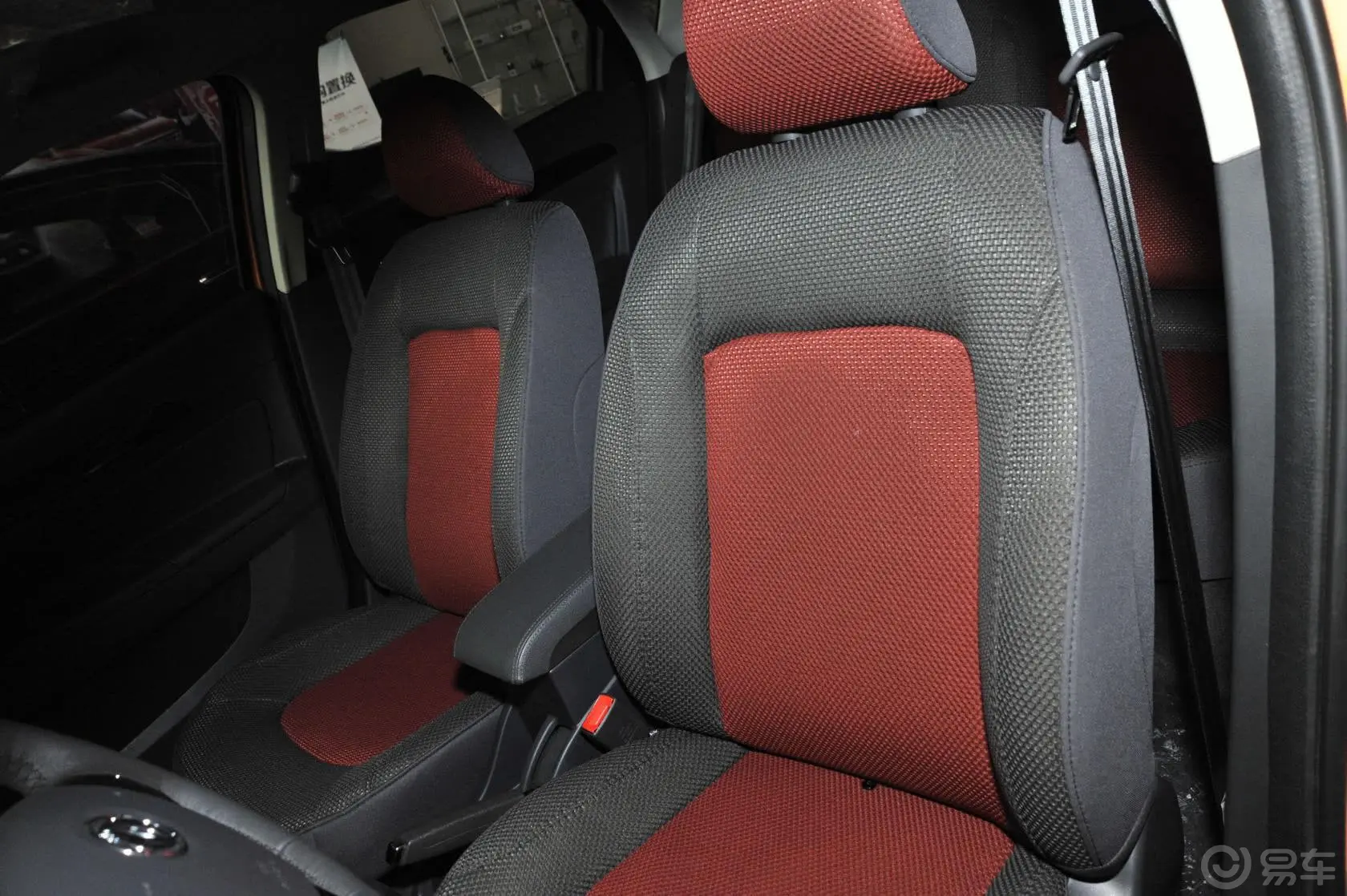 风神H30Cross 1.5L 自动 尊尚型驾驶员座椅