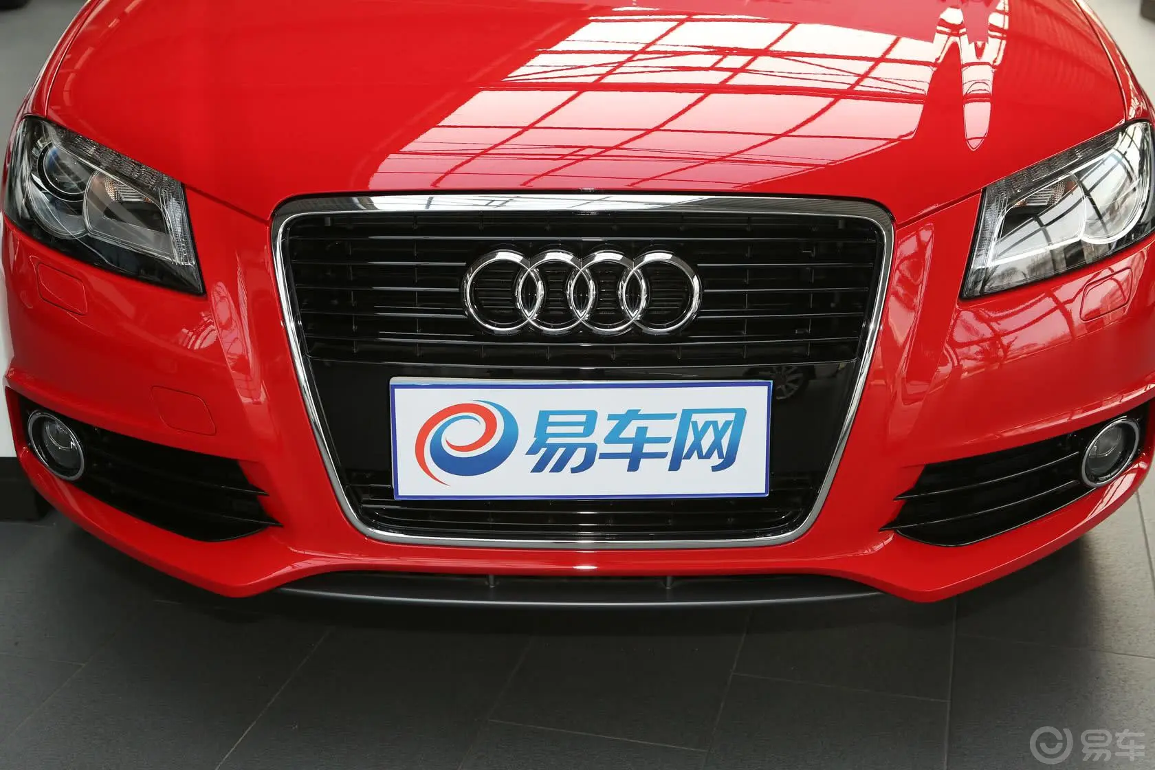 奥迪A3(进口)Sportback 30 TFSI 豪华型前格栅侧俯拍