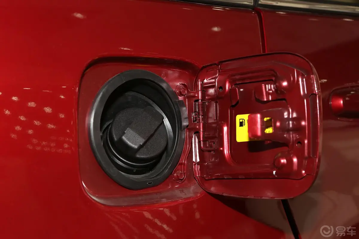 瑞虎精英版 1.6L 手动 DVVT 豪华型 贺岁版油箱盖