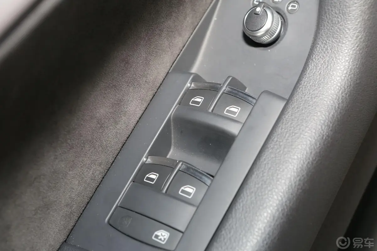 奥迪A3(进口)Sportback 30 TFSI 豪华型车窗升降键