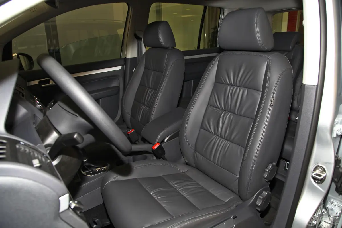 途安1.4T 自动 舒适版 5座驾驶员座椅
