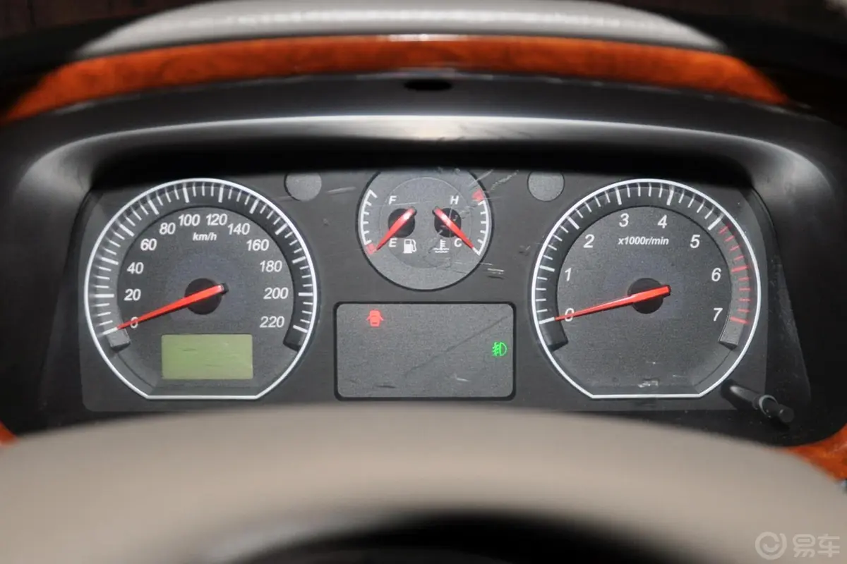 风景G5财富快车 2.0L 手动 舒适版 汽油 长轴仪表盘背光显示