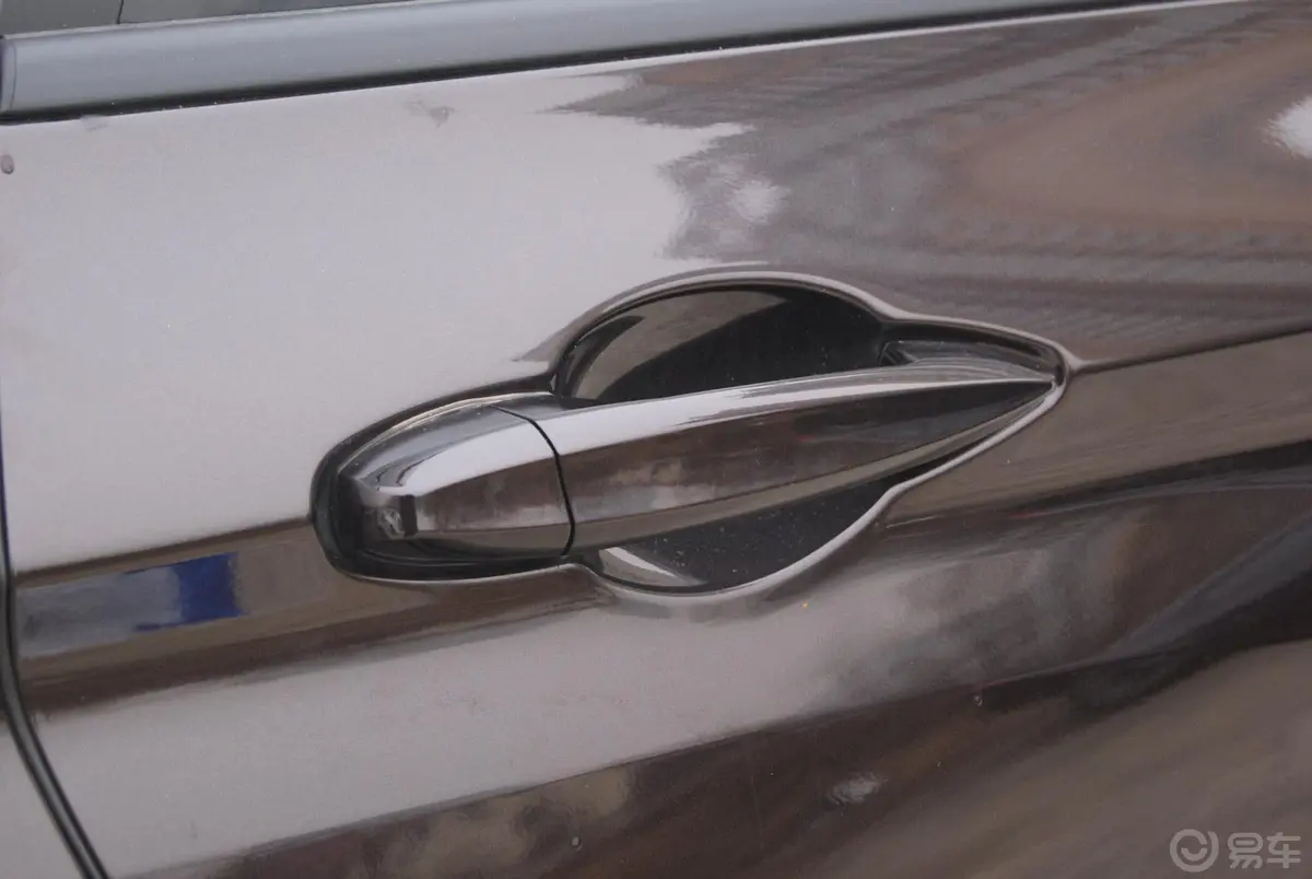 宝马X5(进口)xDrive35i 尊享型车门外拉手