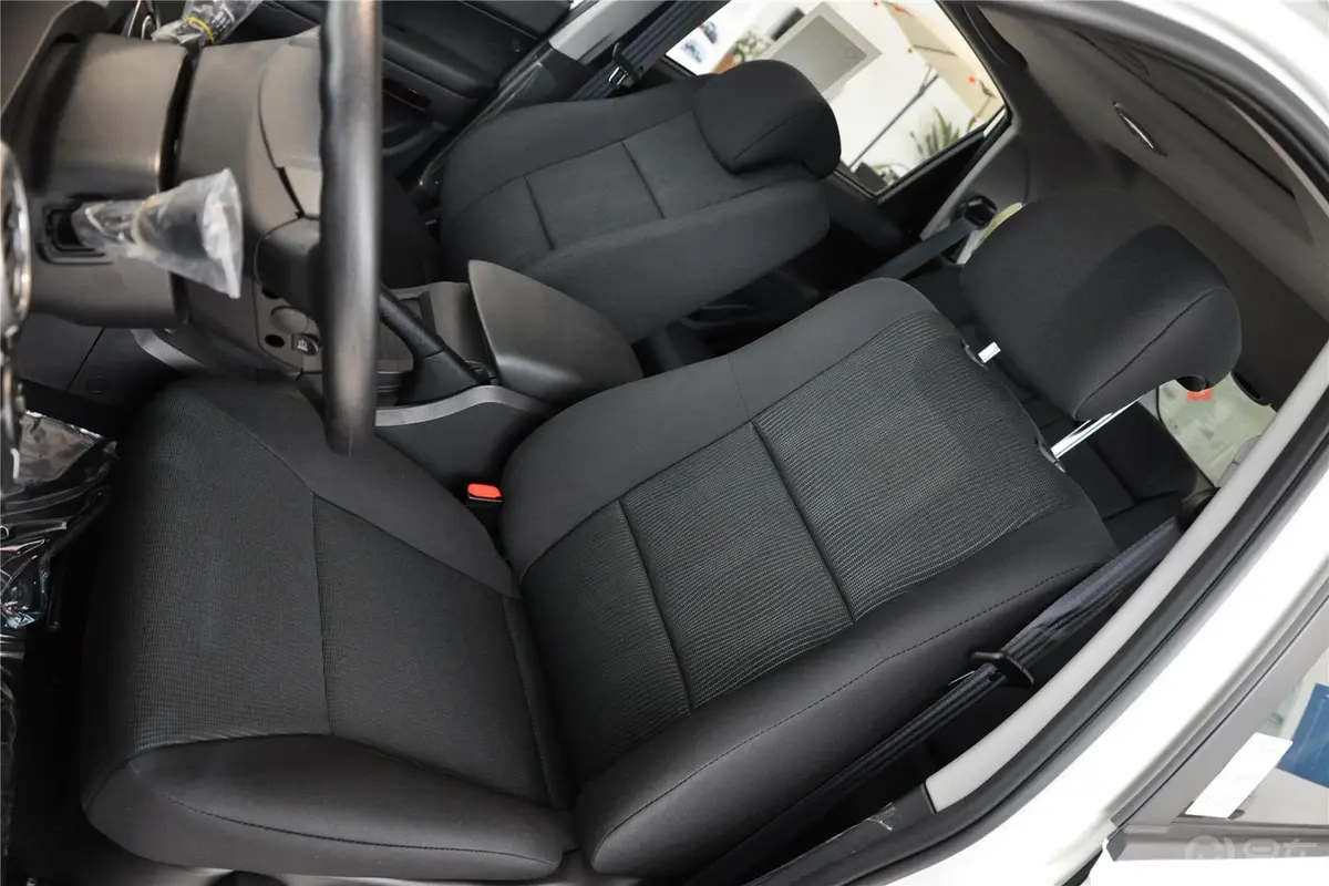 爱腾2.3L 汽油 两驱自动舒适版驾驶员座椅