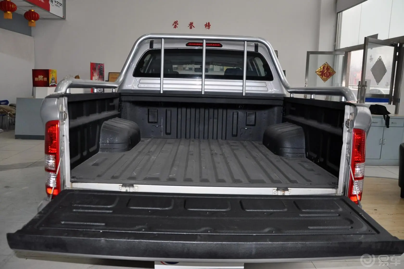拓陆者E32.8T 手动 两驱 舒适版 柴油 行李箱空间