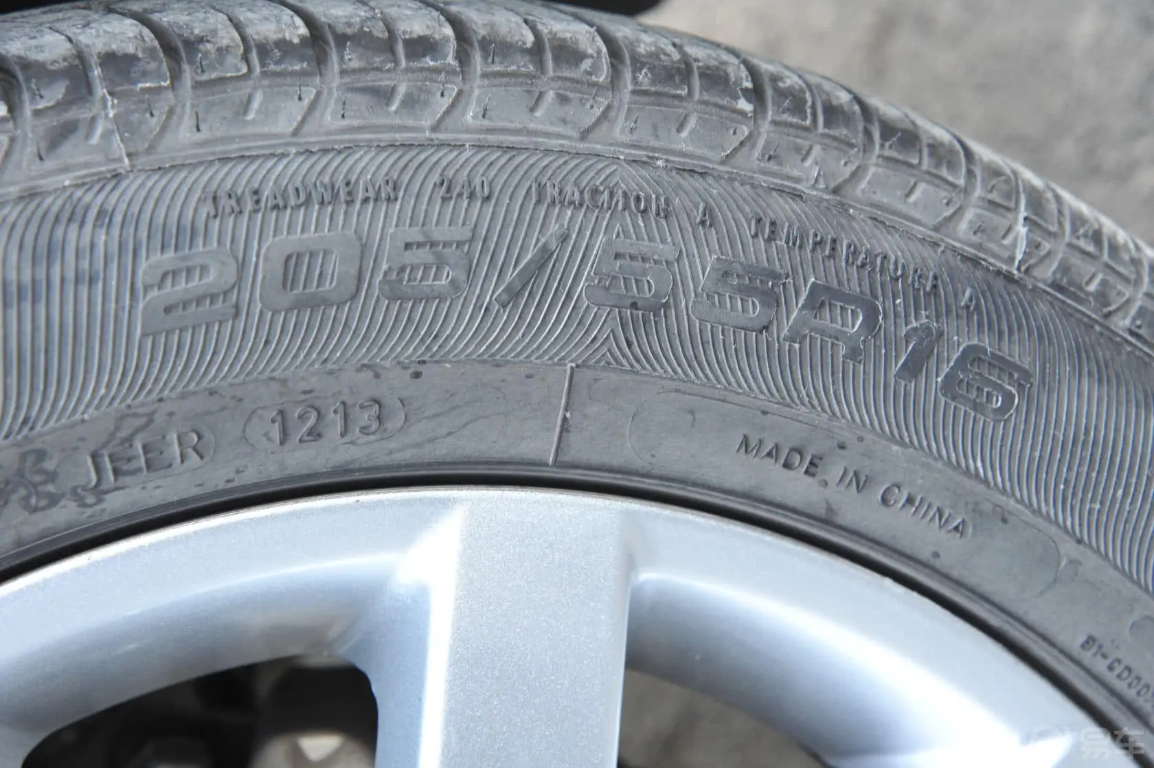 标致3081.6L 自动 风尚型轮胎规格