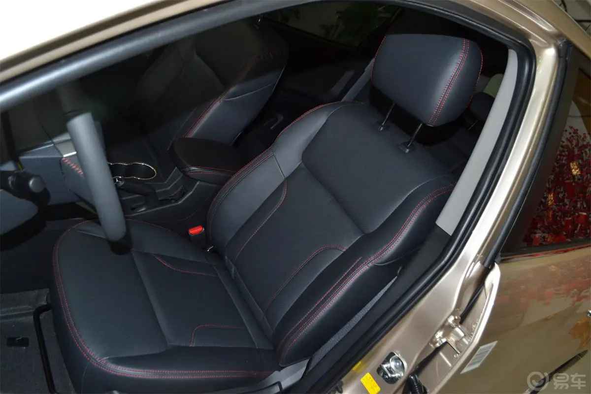 吉利SX72.0L 自动 豪华型驾驶员座椅
