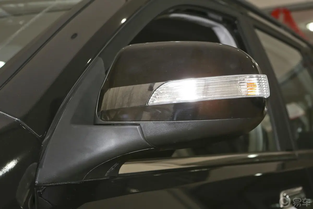 哈弗H5经典智尊版 2.4L 手动 四驱 舒适型 汽油版后视镜转向灯（前）