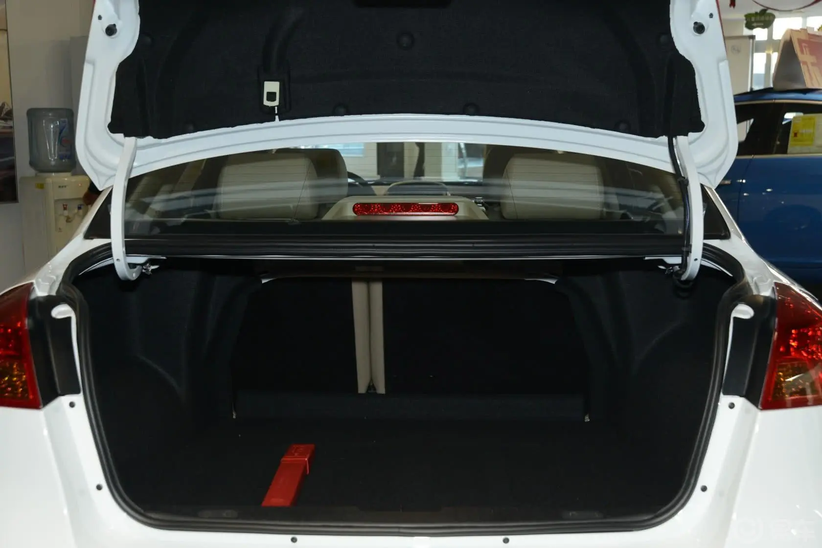 凯越1.5L 自动 尊享型行李箱空间