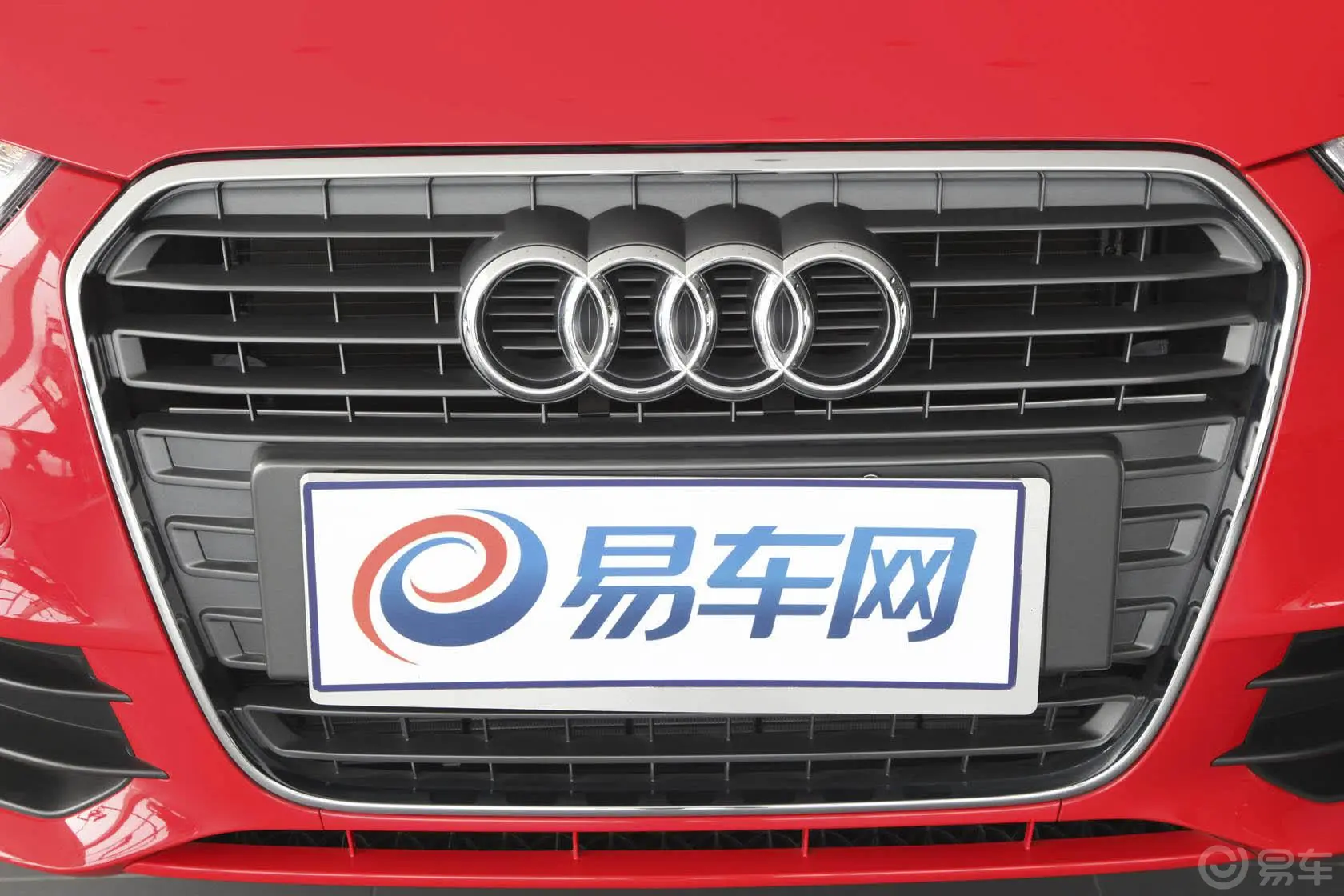 奥迪A1Sportback 30TFSI Urban前格栅侧俯拍