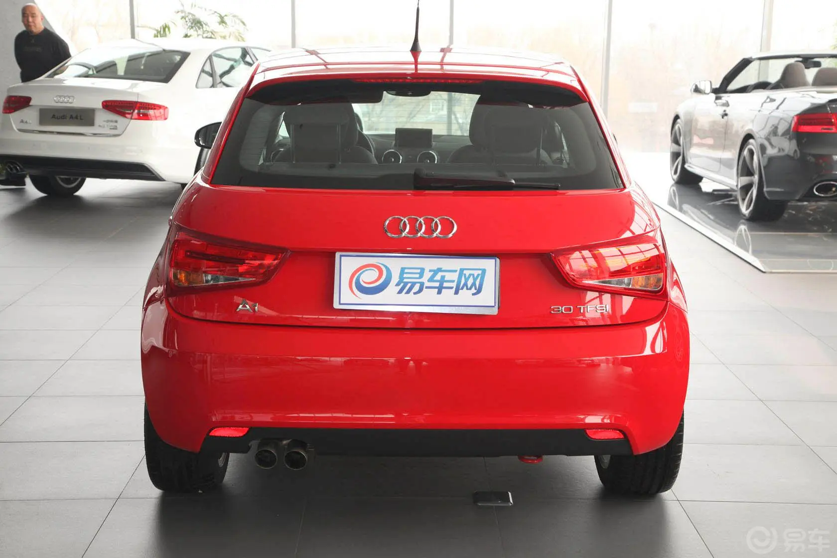 奥迪A1Sportback 30TFSI Urban正后水平