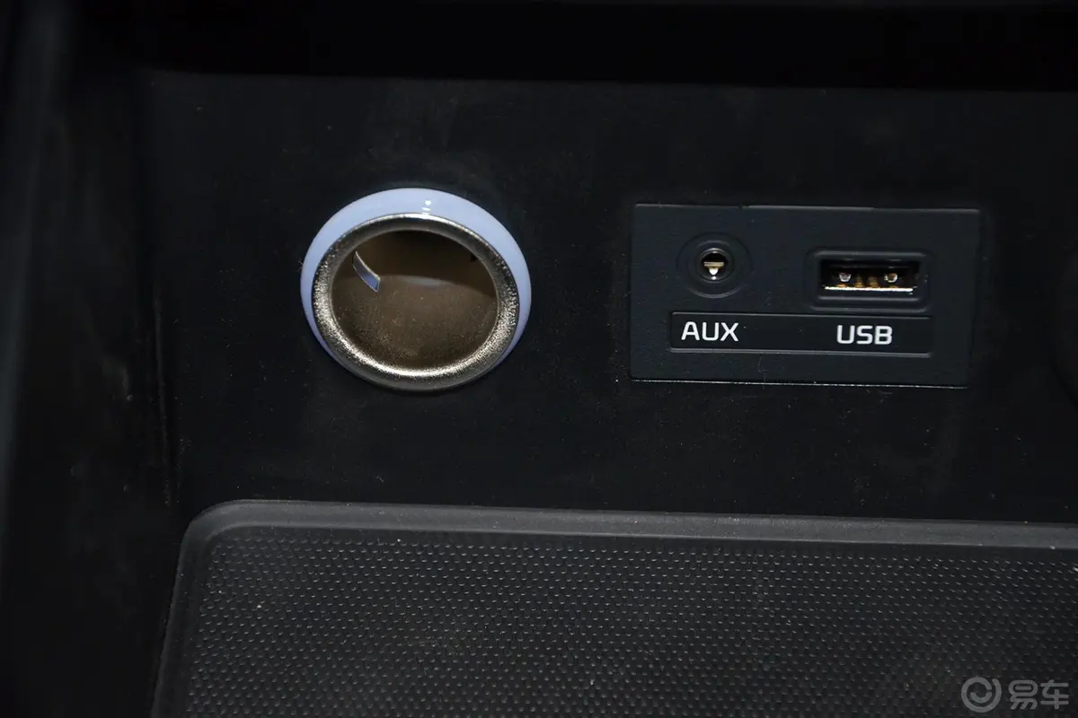 速迈1.6T 自动 豪华版USB接口